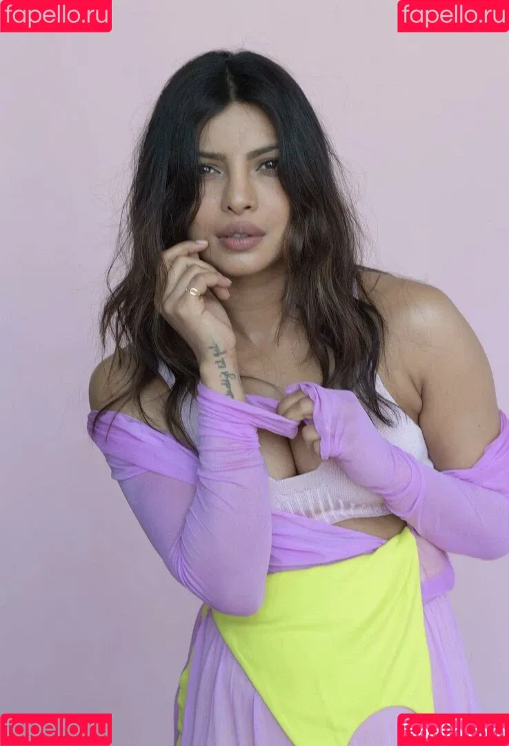 Priyanka Chopra / officialsherlynchopra / priyankachopra Onlyfans Photo Gallery 