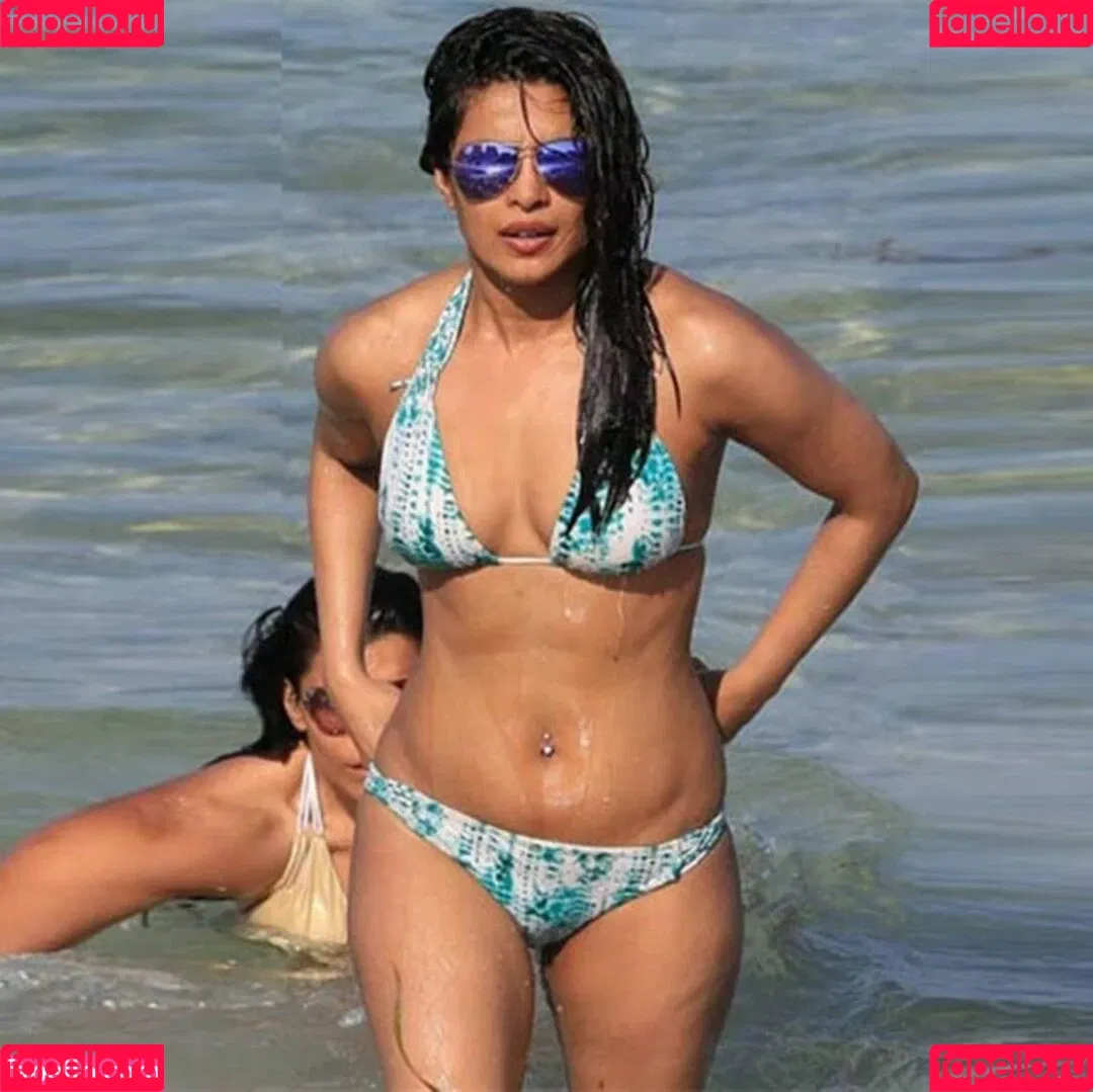 Priyanka Chopra / officialsherlynchopra / priyankachopra Onlyfans Photo Gallery 