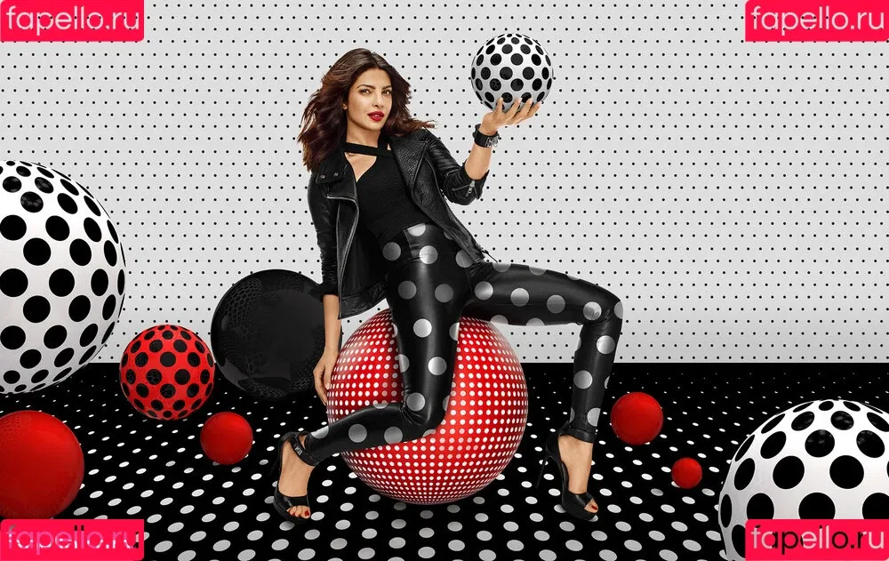Priyanka Chopra / officialsherlynchopra / priyankachopra Onlyfans Photo Gallery 