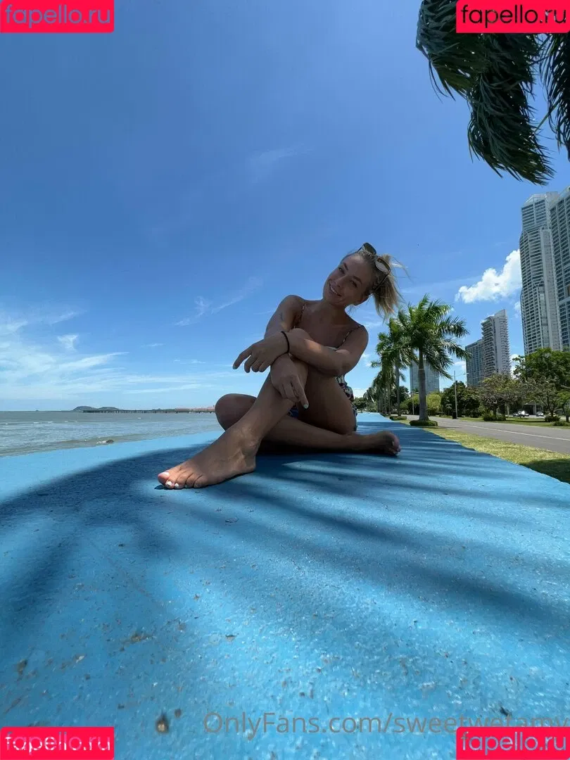 monroeglam Onlyfans Photo Gallery 