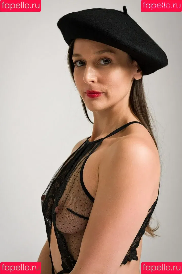 La_mode_d_helena / hd.of.femininity / hd.of.feminity / valentinaseduction Onlyfans Photo Gallery 