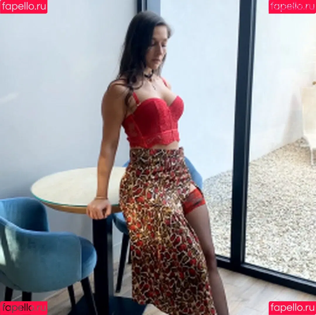 La_mode_d_helena / hd.of.femininity / hd.of.feminity / valentinaseduction Onlyfans Photo Gallery 
