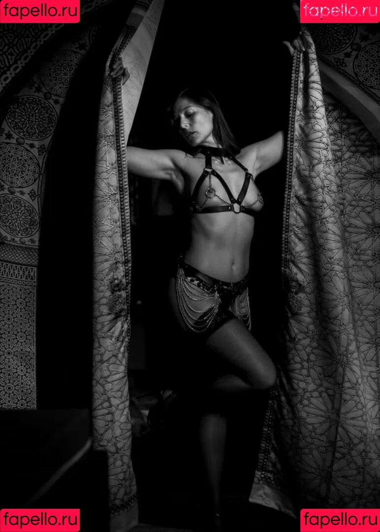 La_mode_d_helena / hd.of.femininity / hd.of.feminity / valentinaseduction Onlyfans Photo Gallery 