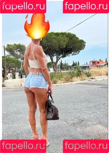 Hotwives XXX / hotwifeemma / katiejaneuk Onlyfans Photo Gallery 