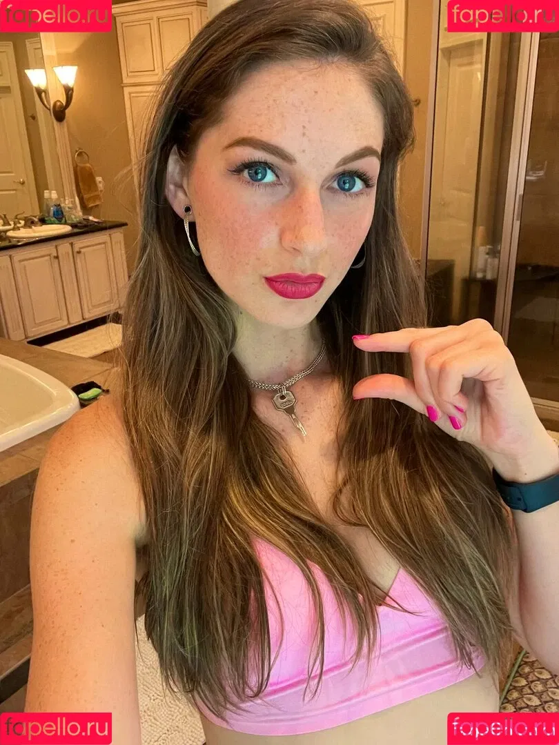 Hotwives XXX / hotwifeemma / katiejaneuk Onlyfans Photo Gallery 