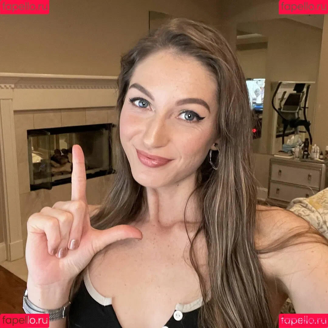 Hotwives XXX / hotwifeemma / katiejaneuk Onlyfans Photo Gallery 