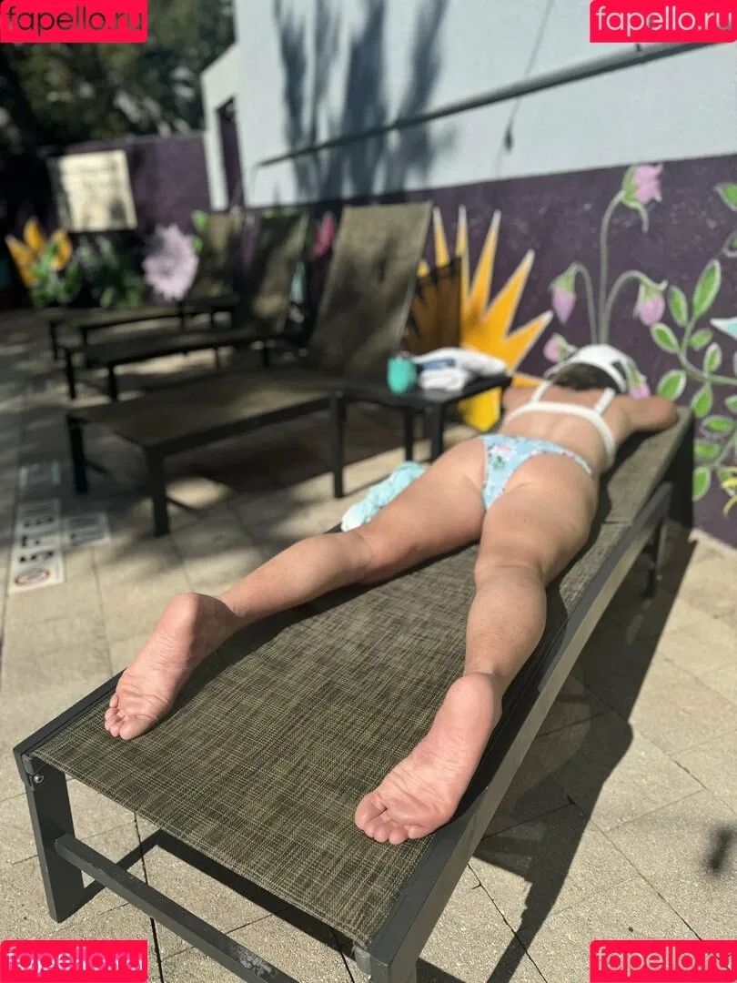 Hotwives XXX / hotwifeemma / katiejaneuk Onlyfans Photo Gallery 