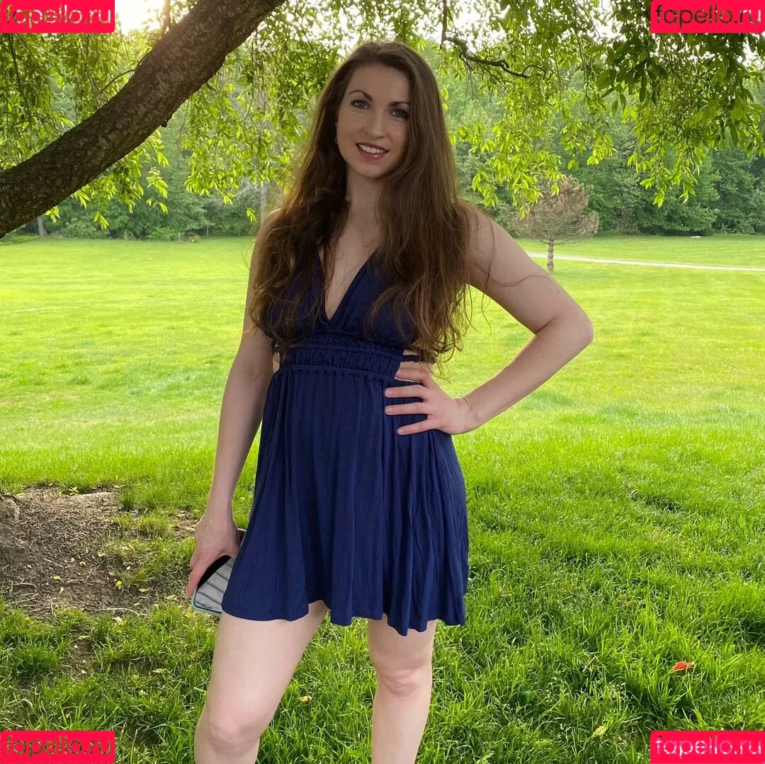 Hotwives XXX / hotwifeemma / katiejaneuk Onlyfans Photo Gallery 