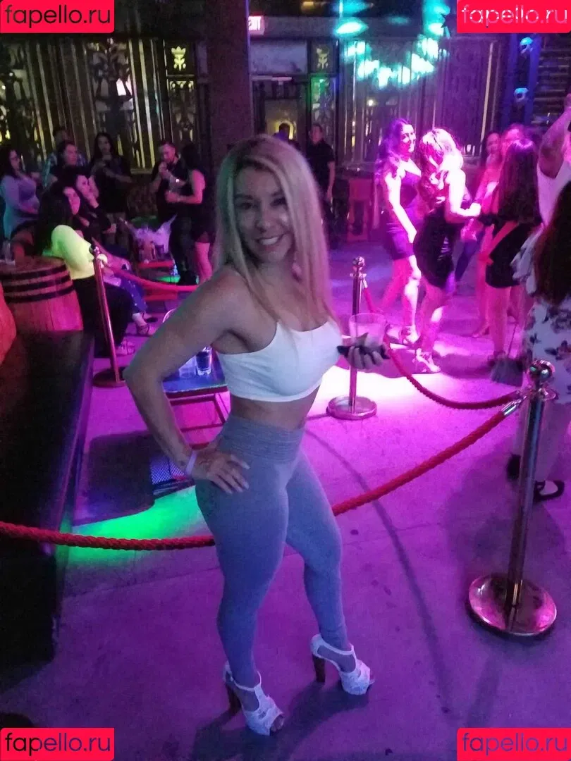 Hotwives XXX / hotwifeemma / katiejaneuk Onlyfans Photo Gallery 