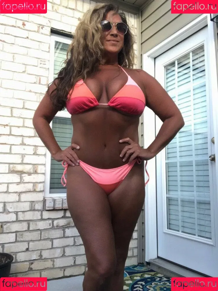 Hotwives XXX / hotwifeemma / katiejaneuk Onlyfans Photo Gallery 