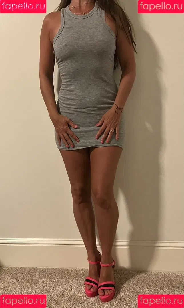 Hotwives XXX / hotwifeemma / katiejaneuk Onlyfans Photo Gallery 
