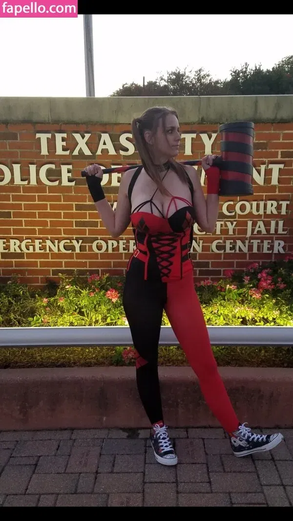 Hotwives XXX / hotwifeemma / katiejaneuk Onlyfans Photo Gallery 