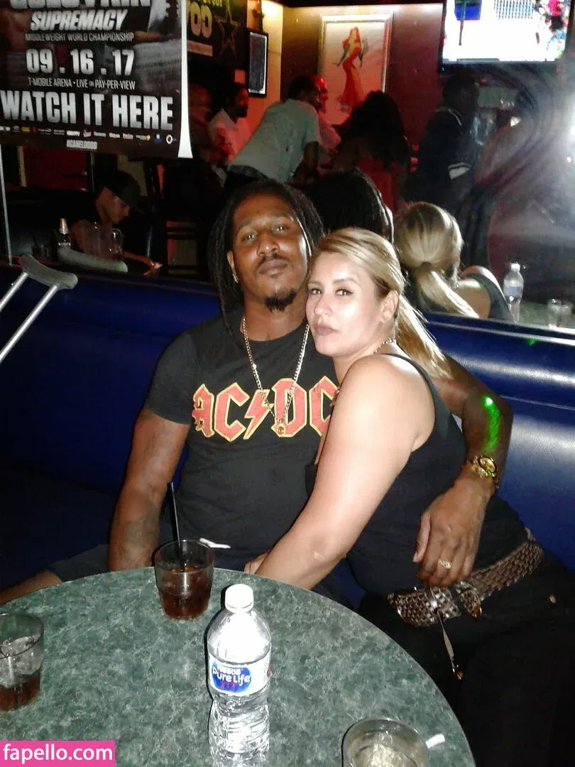 Hotwives XXX / hotwifeemma / katiejaneuk Onlyfans Photo Gallery 