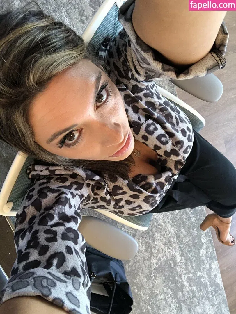 Hotwives XXX / hotwifeemma / katiejaneuk Onlyfans Photo Gallery 