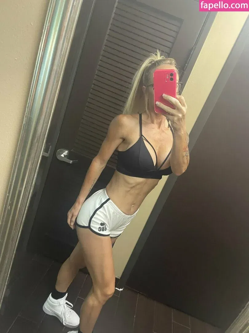 Hotwives XXX / hotwifeemma / katiejaneuk Onlyfans Photo Gallery 