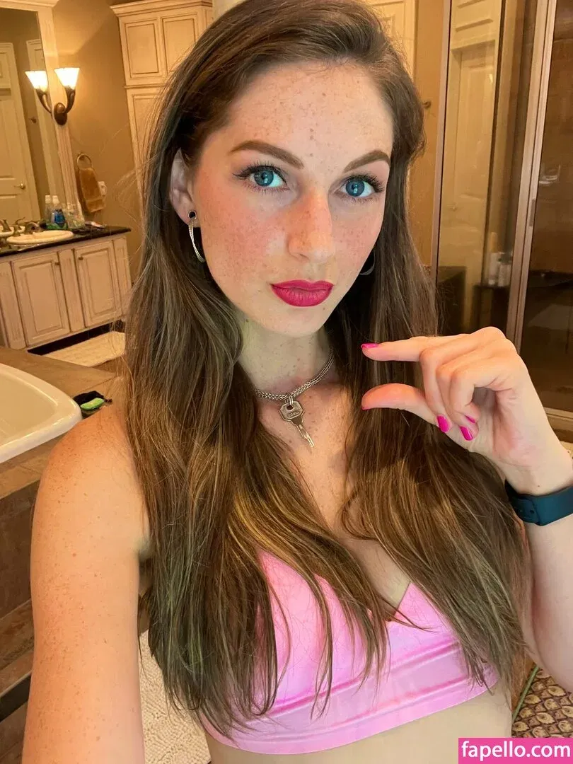 Hotwives XXX / hotwifeemma / katiejaneuk Onlyfans Photo Gallery 