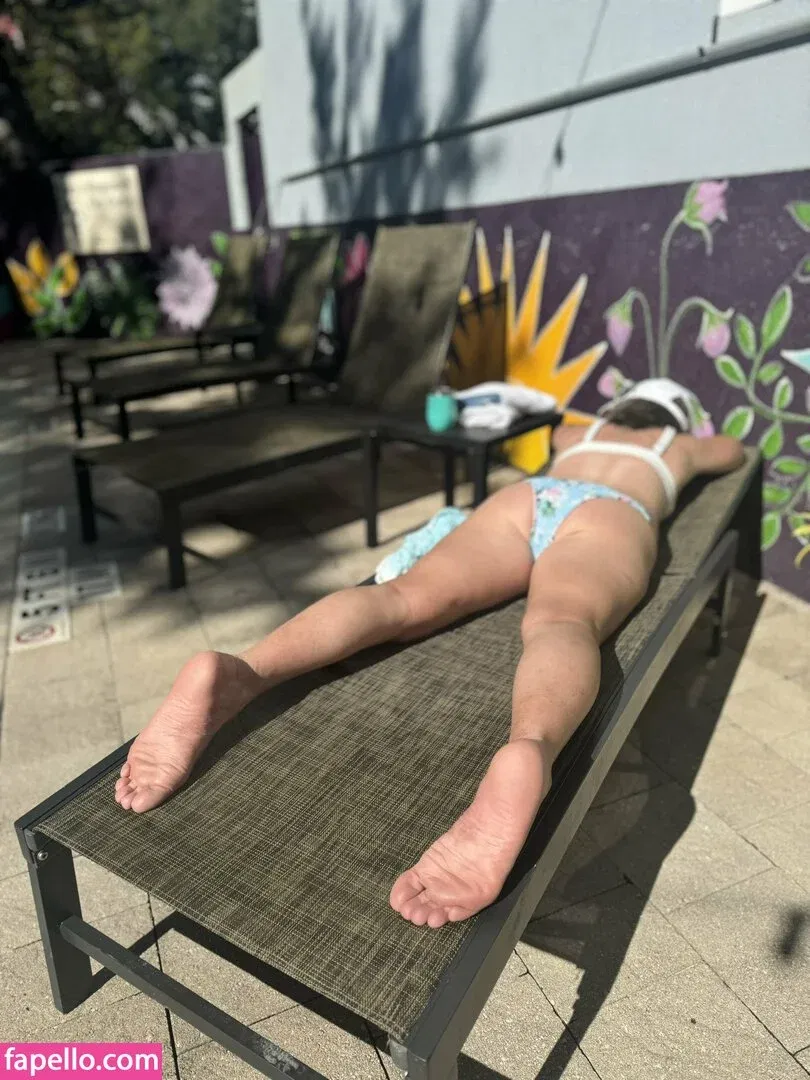 Hotwives XXX / hotwifeemma / katiejaneuk Onlyfans Photo Gallery 