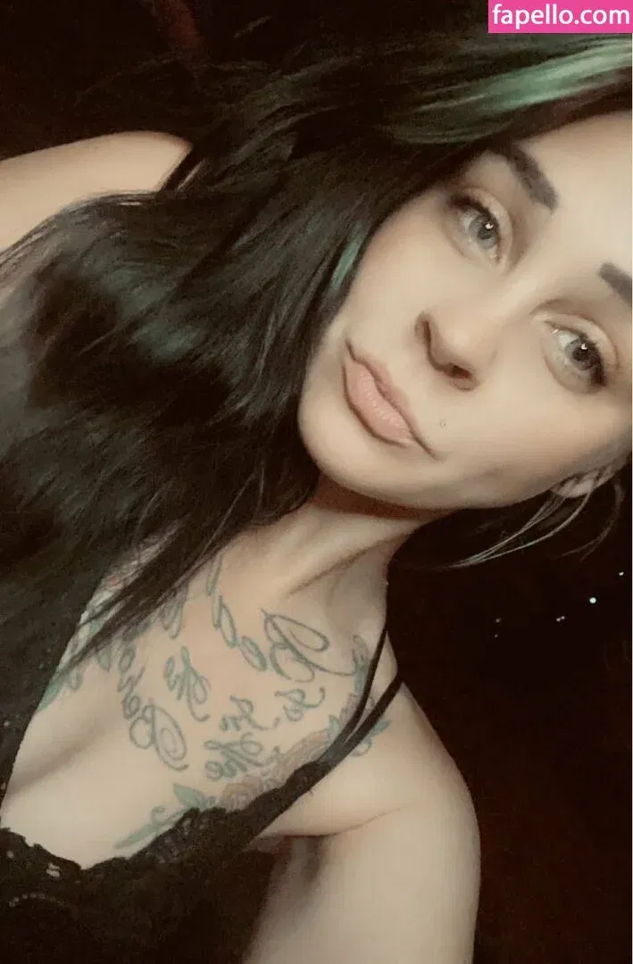 Hotwives XXX / hotwifeemma / katiejaneuk Onlyfans Photo Gallery 