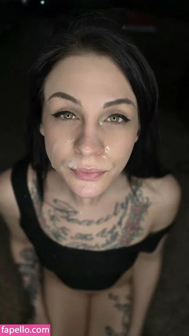 Hotwives XXX / hotwifeemma / katiejaneuk Onlyfans Photo Gallery 