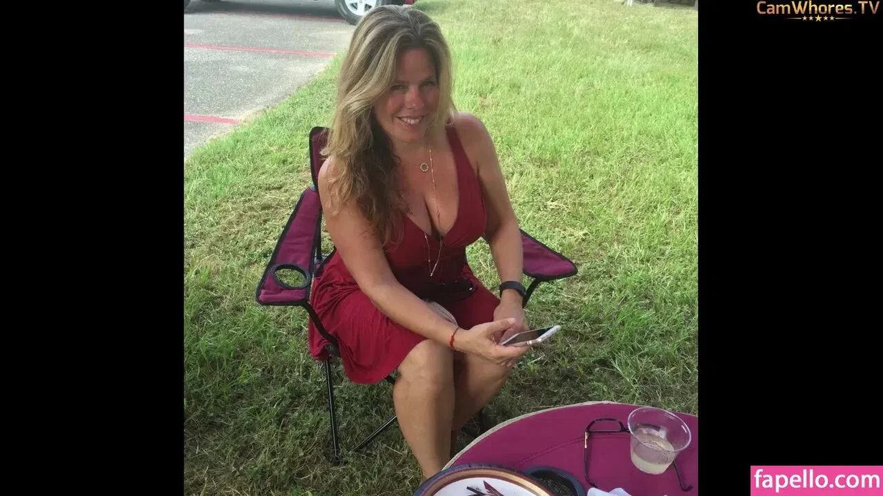 Hotwives XXX / hotwifeemma / katiejaneuk Onlyfans Photo Gallery 