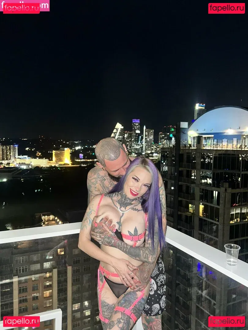 Hotwives XXX / hotwifeemma / katiejaneuk Onlyfans Photo Gallery 