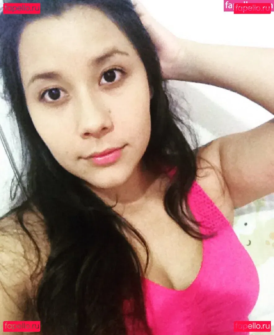 Hotwives XXX / hotwifeemma / katiejaneuk Onlyfans Photo Gallery 