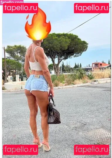 Hotwives XXX / hotwifeemma / katiejaneuk Onlyfans Photo Gallery 