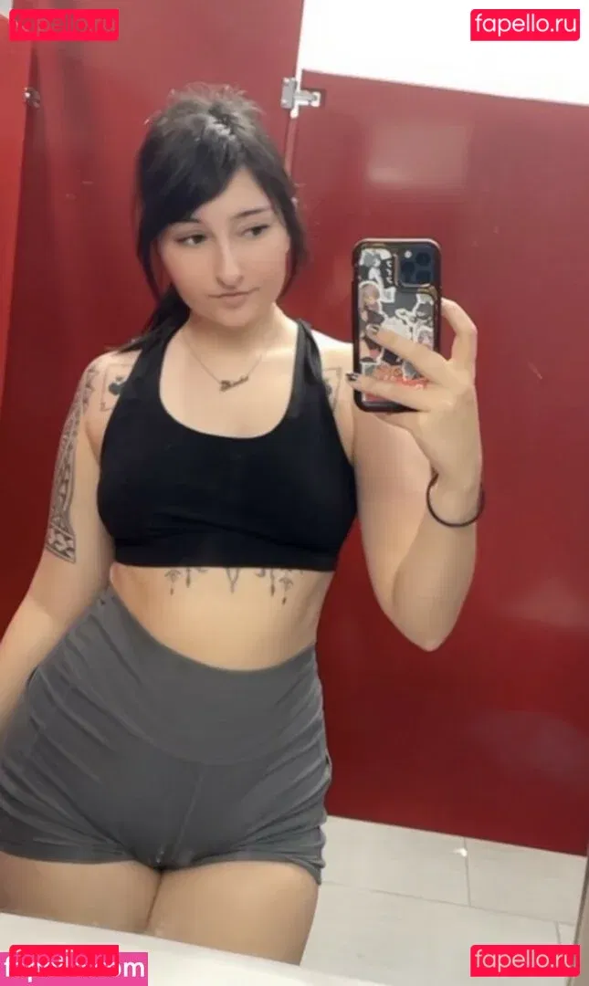 Hotwives XXX / hotwifeemma / katiejaneuk Onlyfans Photo Gallery 