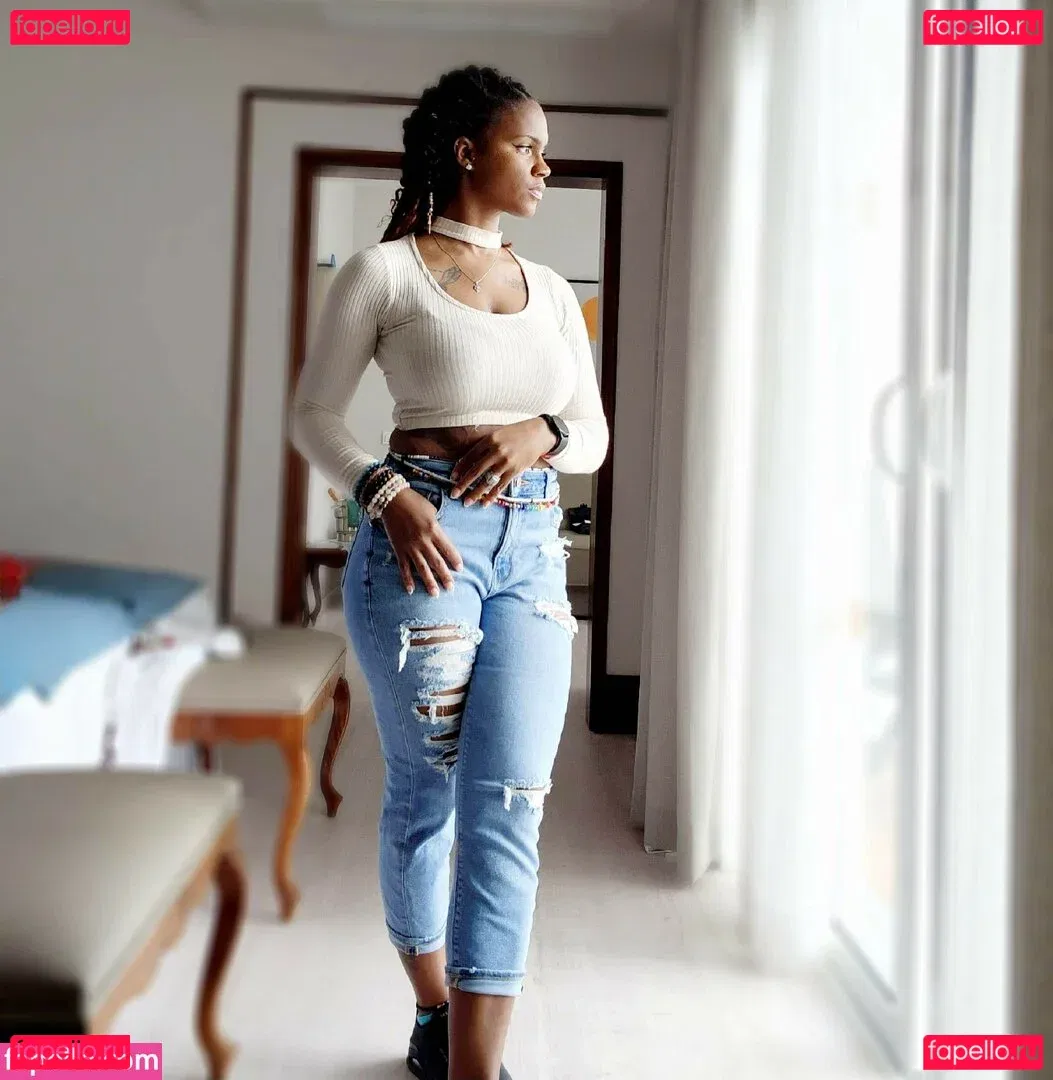 Hotwives XXX / hotwifeemma / katiejaneuk Onlyfans Photo Gallery 