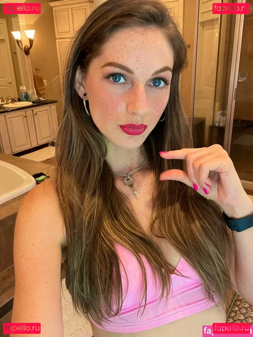 Hotwives XXX / hotwifeemma / katiejaneuk Onlyfans Photo Gallery 