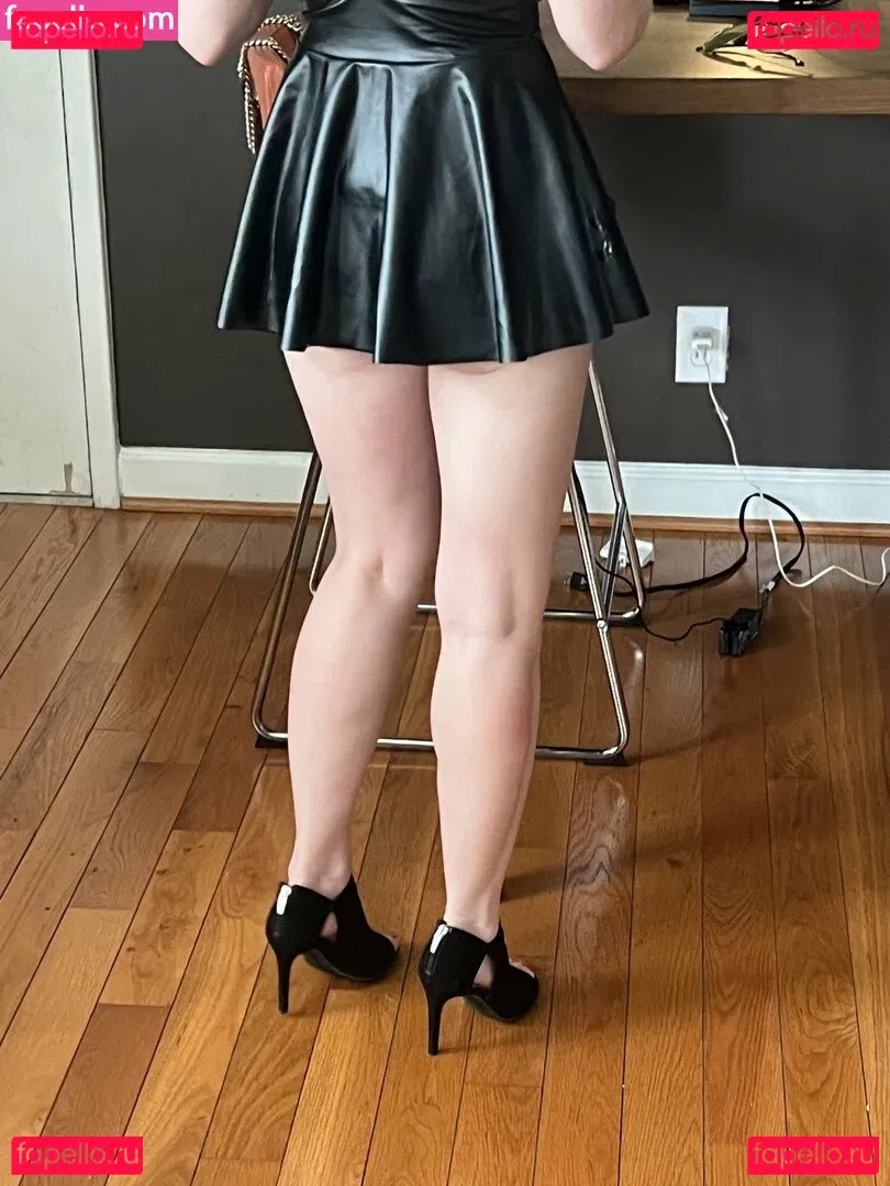 Hotwives XXX / hotwifeemma / katiejaneuk Onlyfans Photo Gallery 