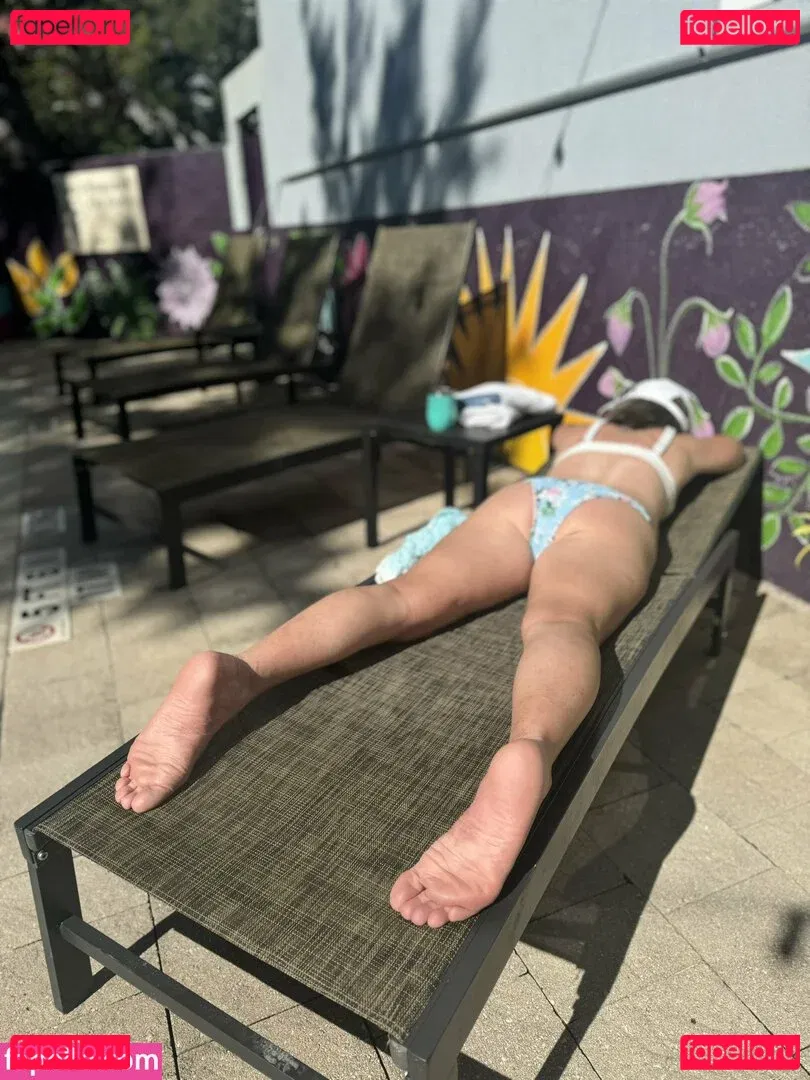 Hotwives XXX / hotwifeemma / katiejaneuk Onlyfans Photo Gallery 