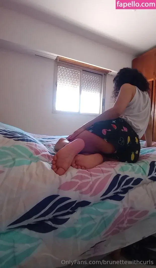 brunettewithcurls Onlyfans Photo Gallery 