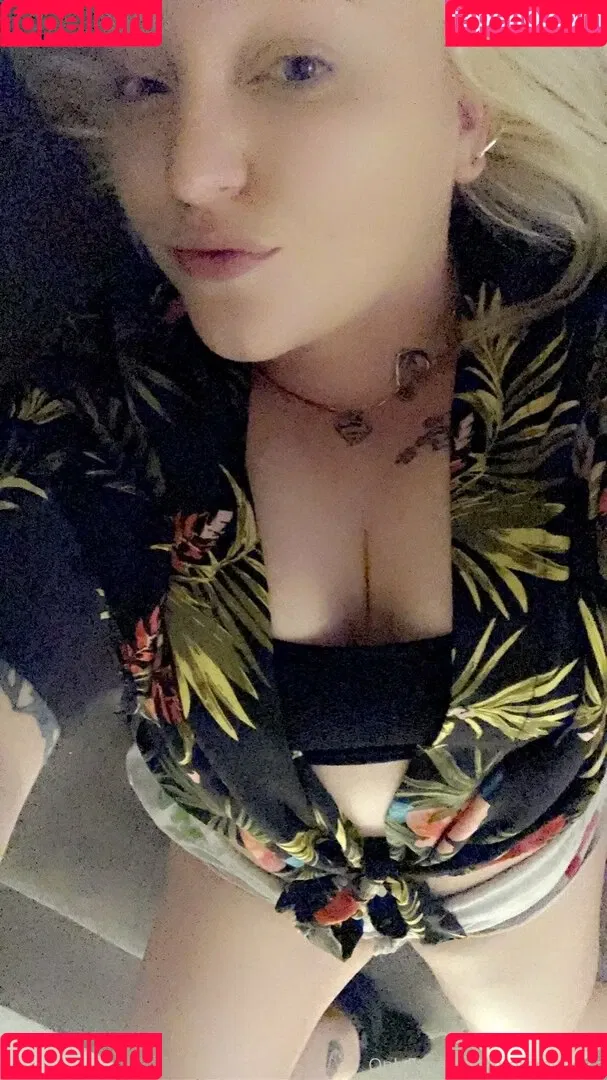 mommithiccc / officialmichellcc Onlyfans Photo Gallery 
