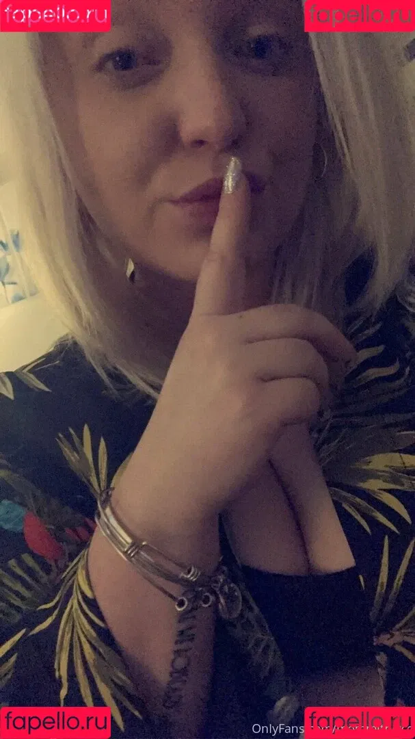 mommithiccc / officialmichellcc Onlyfans Photo Gallery 