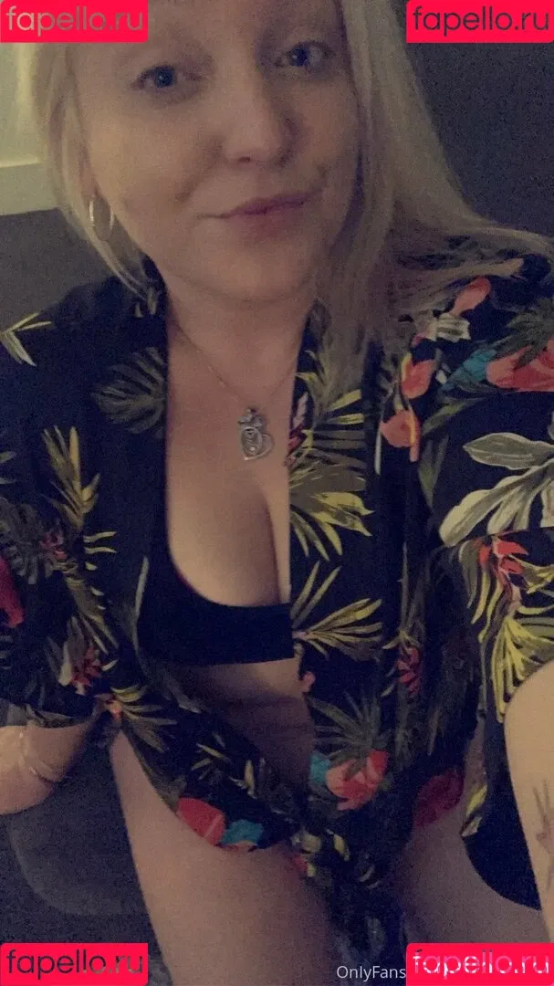 mommithiccc / officialmichellcc Onlyfans Photo Gallery 