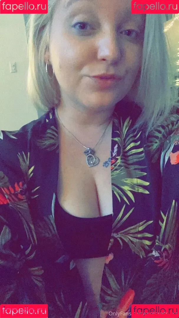 mommithiccc / officialmichellcc Onlyfans Photo Gallery 