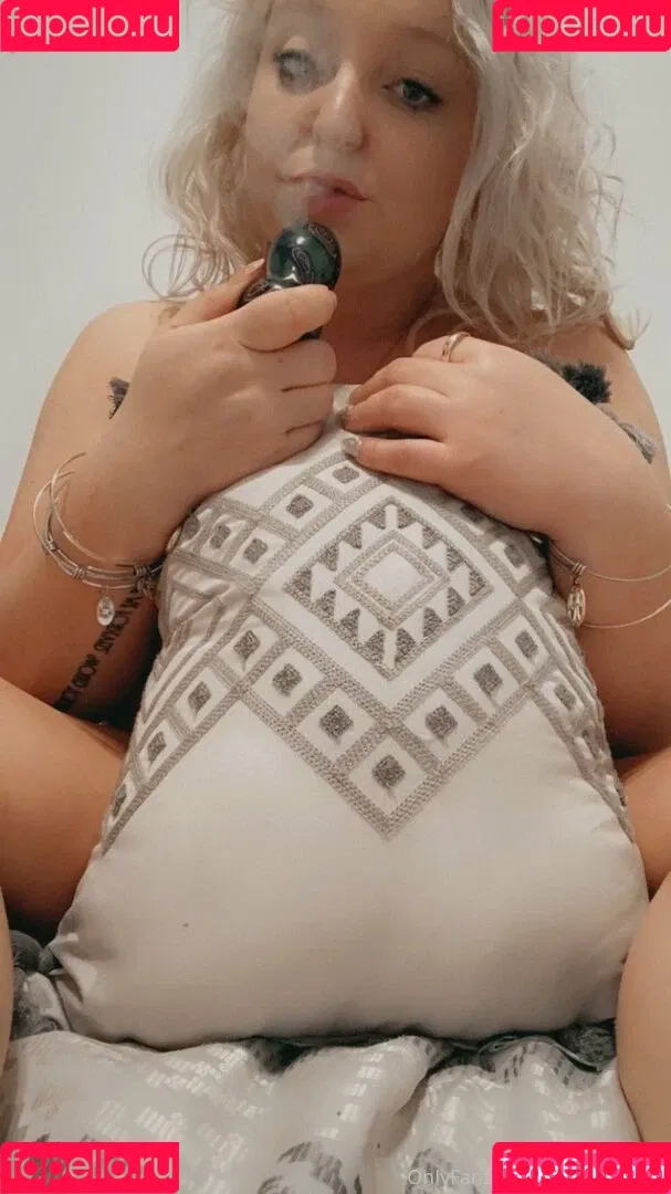 mommithiccc / officialmichellcc Onlyfans Photo Gallery 