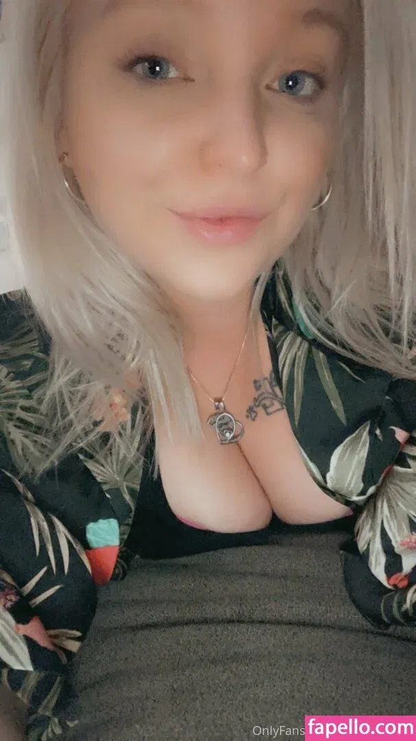 mommithiccc / officialmichellcc Onlyfans Photo Gallery 