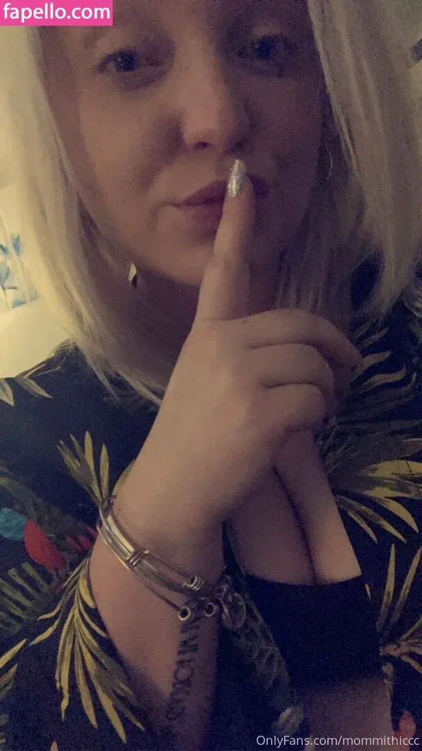 mommithiccc / officialmichellcc Onlyfans Photo Gallery 