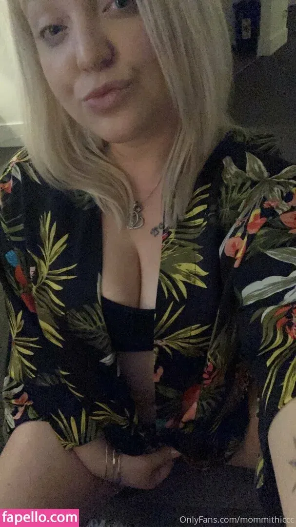 mommithiccc / officialmichellcc Onlyfans Photo Gallery 