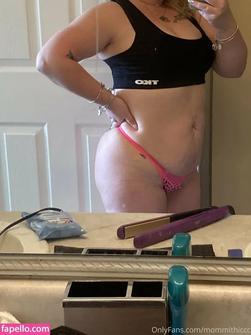 mommithiccc / officialmichellcc Onlyfans Photo Gallery 