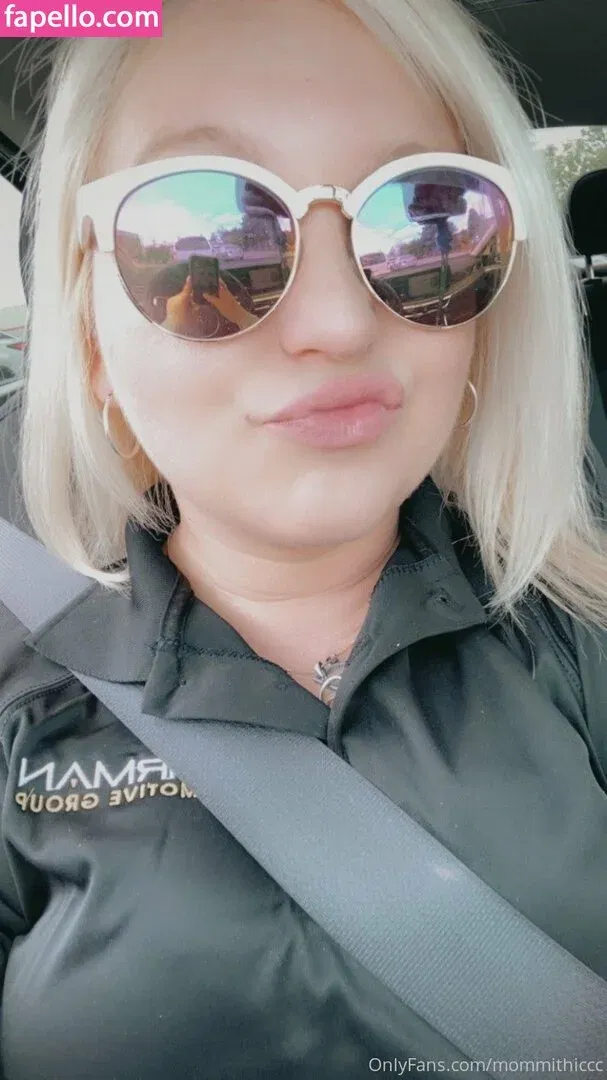mommithiccc / officialmichellcc Onlyfans Photo Gallery 