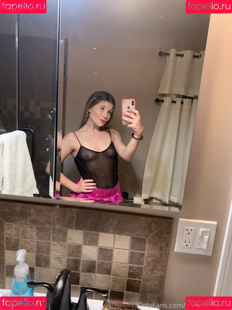 vienna_rose / viennaxxxrose Onlyfans Photo Gallery 