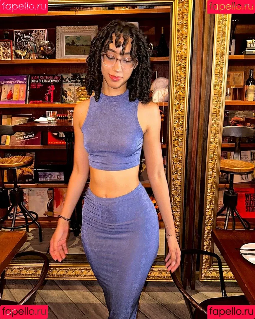 eliana / ewmxt / lalayravo / woahnatty Onlyfans Photo Gallery 