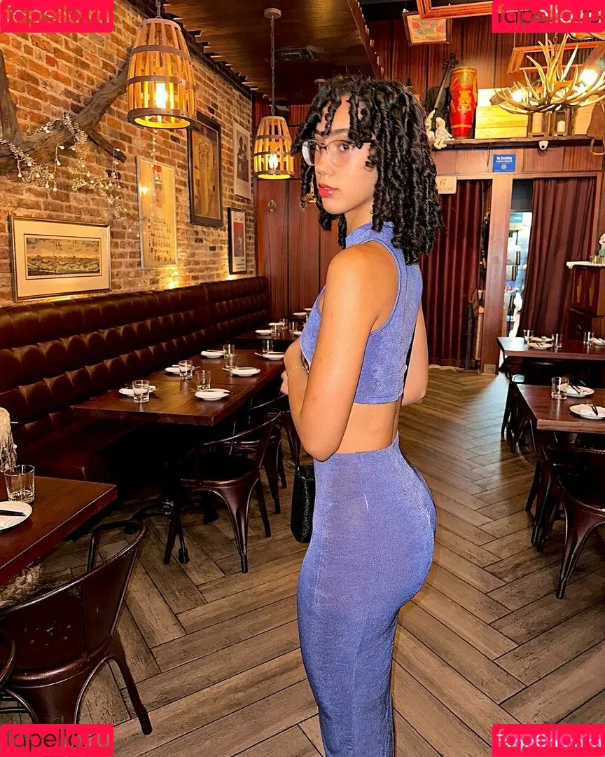 eliana / ewmxt / lalayravo / woahnatty Onlyfans Photo Gallery 