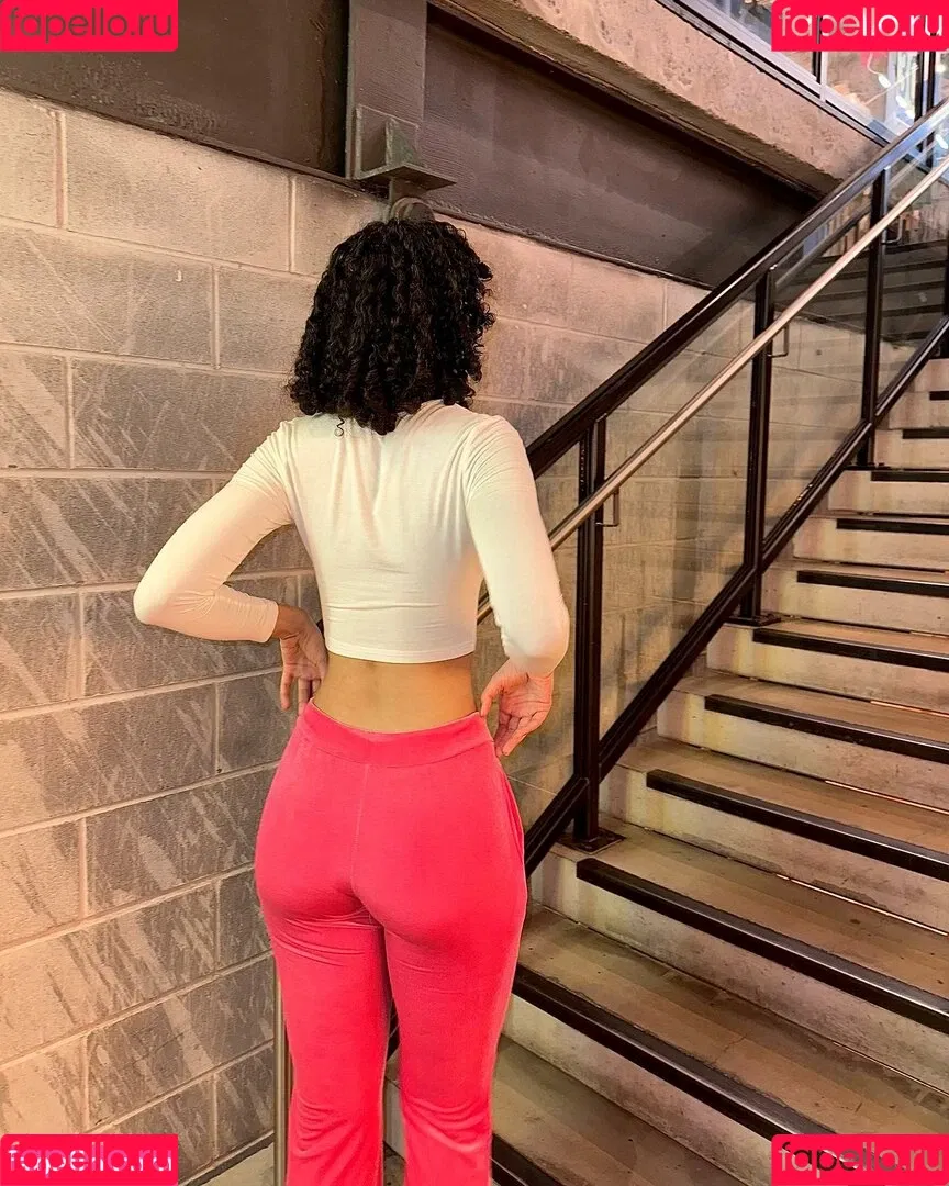 eliana / ewmxt / lalayravo / woahnatty Onlyfans Photo Gallery 
