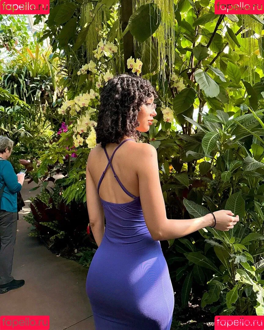 eliana / ewmxt / lalayravo / woahnatty Onlyfans Photo Gallery 