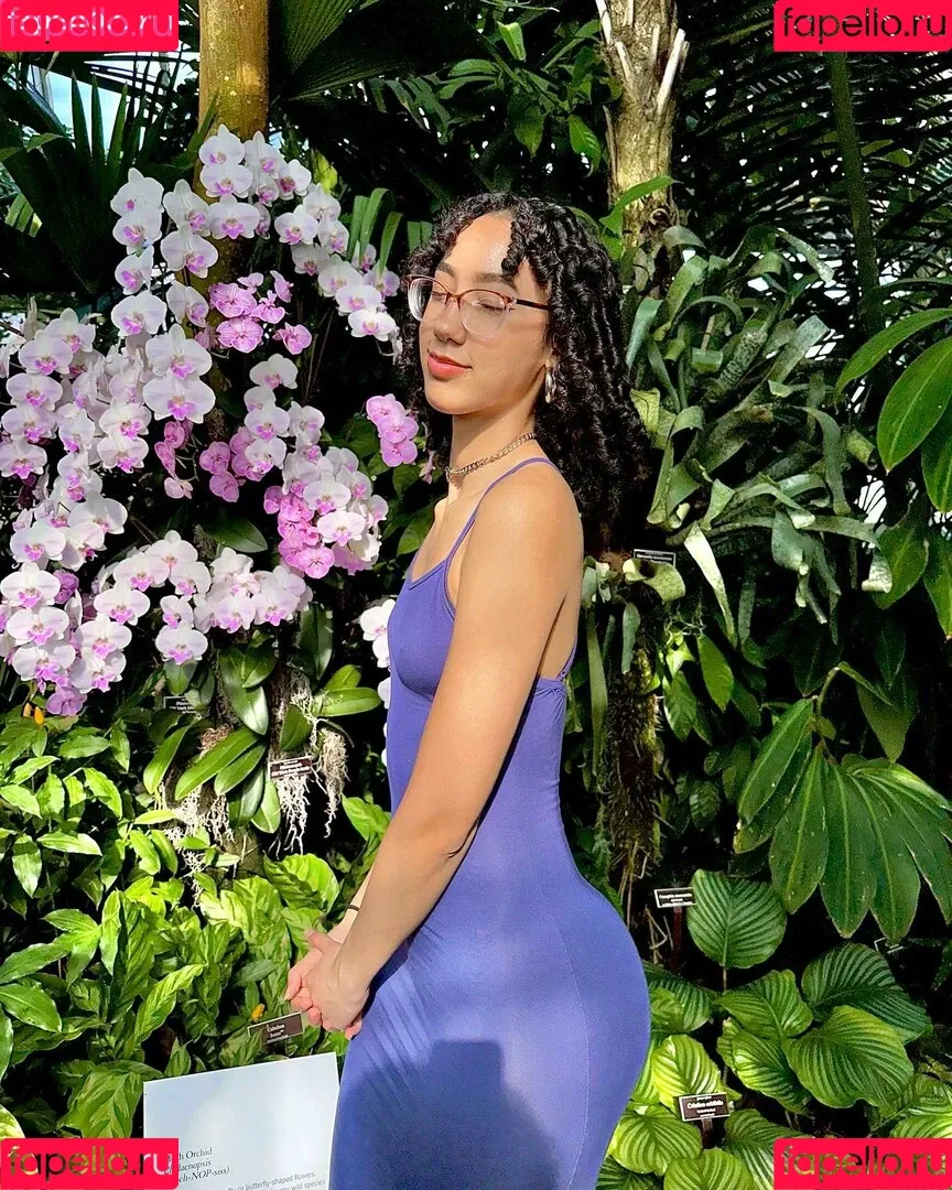 eliana / ewmxt / lalayravo / woahnatty Onlyfans Photo Gallery 