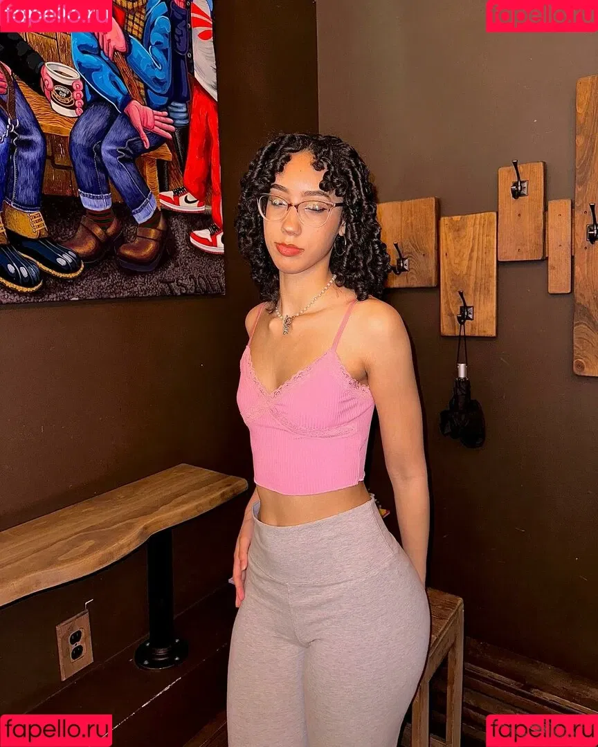 eliana / ewmxt / lalayravo / woahnatty Onlyfans Photo Gallery 
